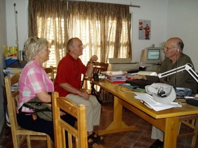 Hermann und Ute Schmitz im Gespräch mit Pai Oliva